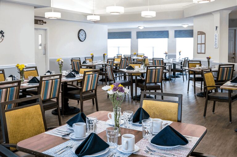 The Courtyard at Troy dining